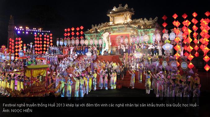 65000 kh&aacute;ch du lịch Festival nghề Truyền thống Huế 